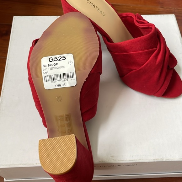 Le Chateau red heels - Picture 3 of 5